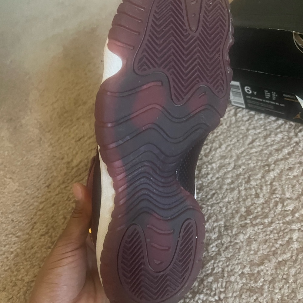 Retro 11 jordan Heiress maroon (velvet) white and gold